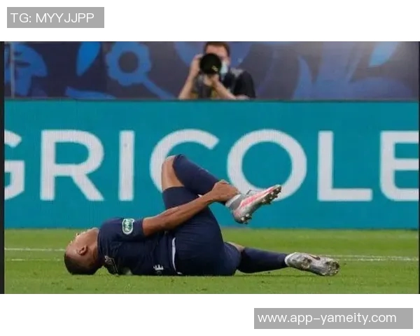 姆巴佩因脚踝扭伤缺席法国队首场训练正在积极接受治疗