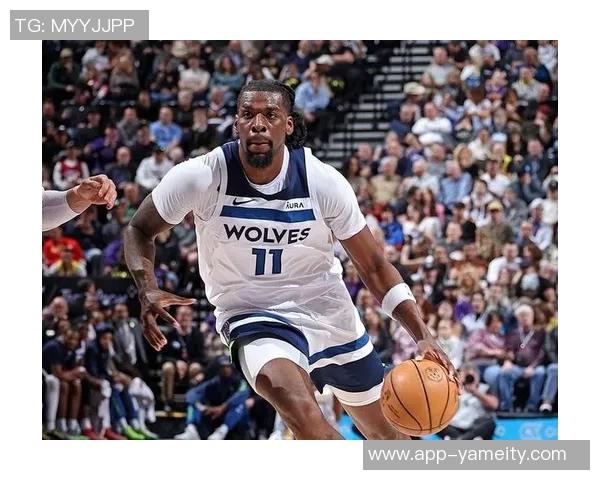 华子称赞麦丹持球决策进步期待里德展现更强能力