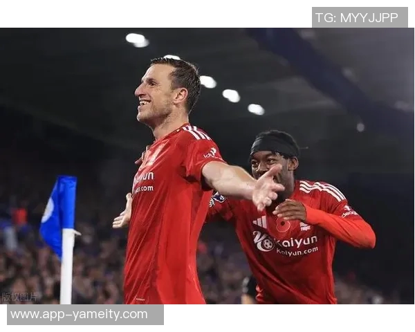 前阿森纳门将策划拳击赛切尔西热刺传奇球员同台竞技