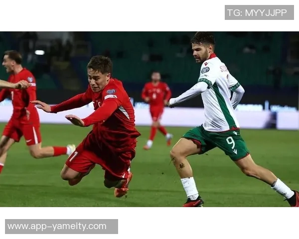 土耳其足球队在世预赛中以6比1狂胜保加利亚伊尔迪兹双响居莱尔贡献进球与助攻