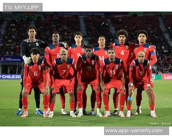 英格兰队今日训练迎来U20小将莱西塞缪尔坎贝尔强势加盟