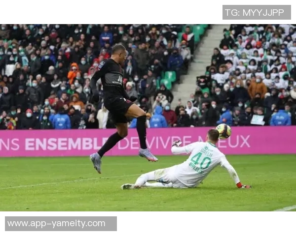 韦伯解读桑切斯红牌事件称抬腿踢姆伯莫属鲁莽行为 韦伯解读桑切斯红牌事件称抬腿踢姆伯莫属鲁莽行为